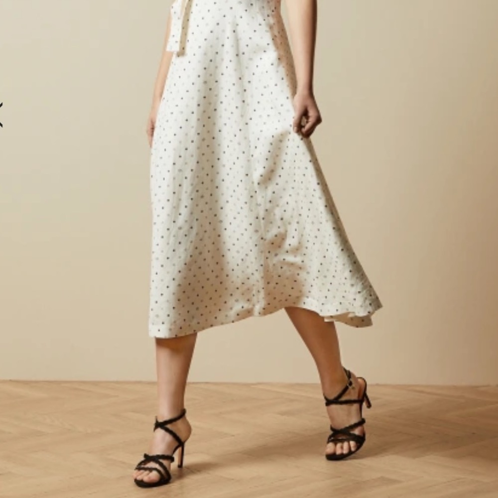 NEW Ted Baker London LILLYS Scallop Suede Sandals - Picture 2 of 9
